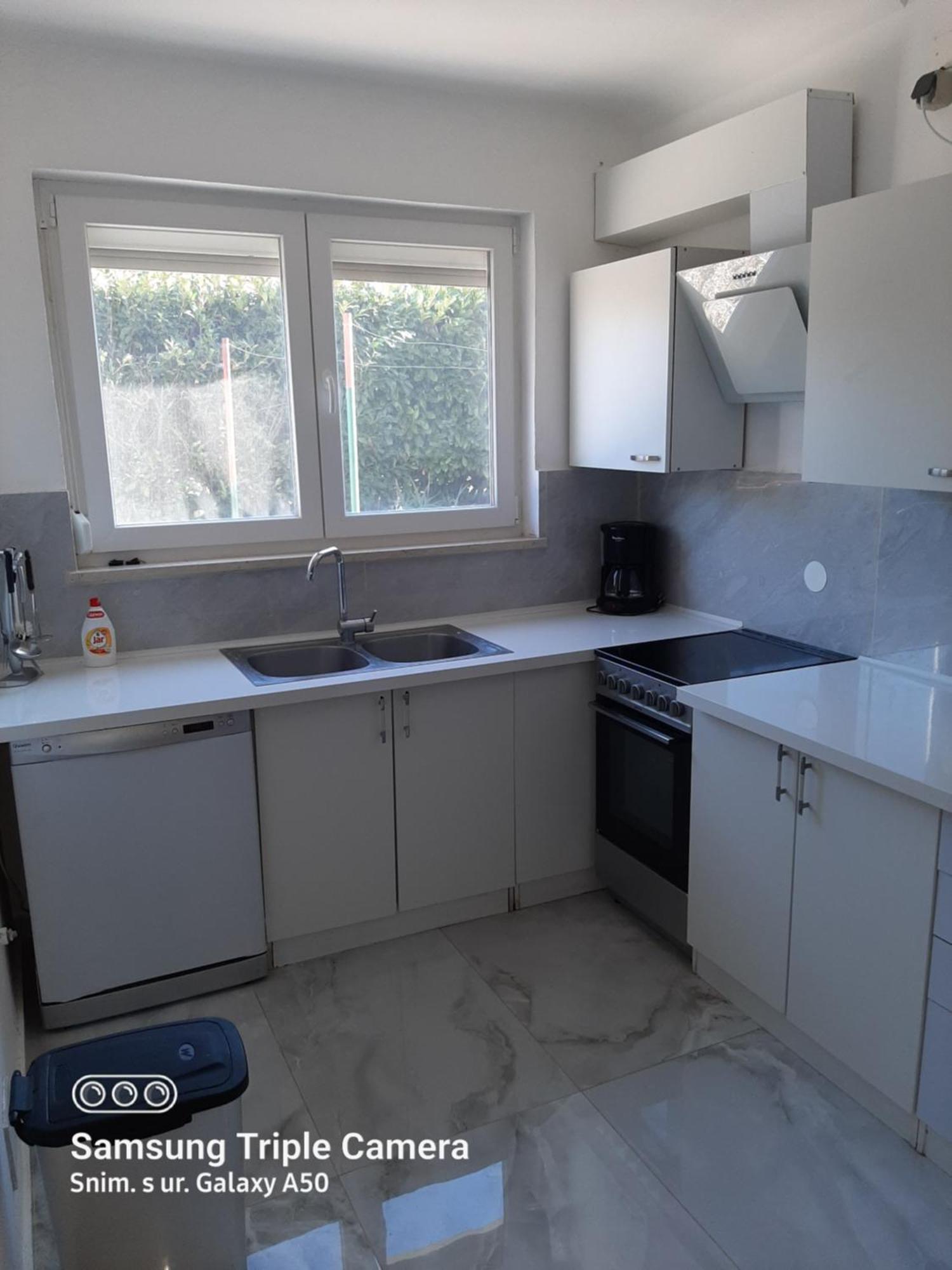 Medo Apartment Новиград Екстериор снимка