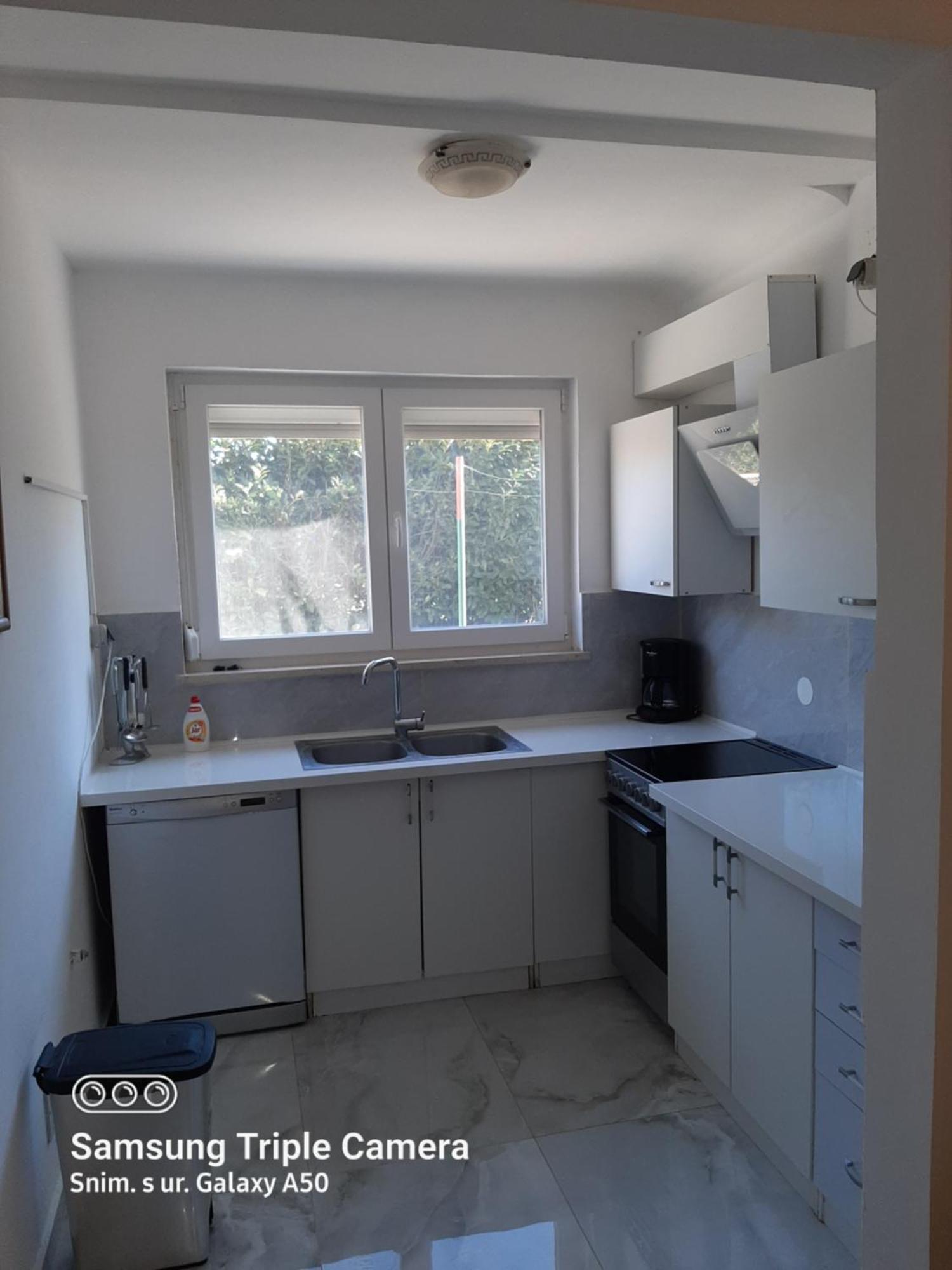 Medo Apartment Новиград Екстериор снимка